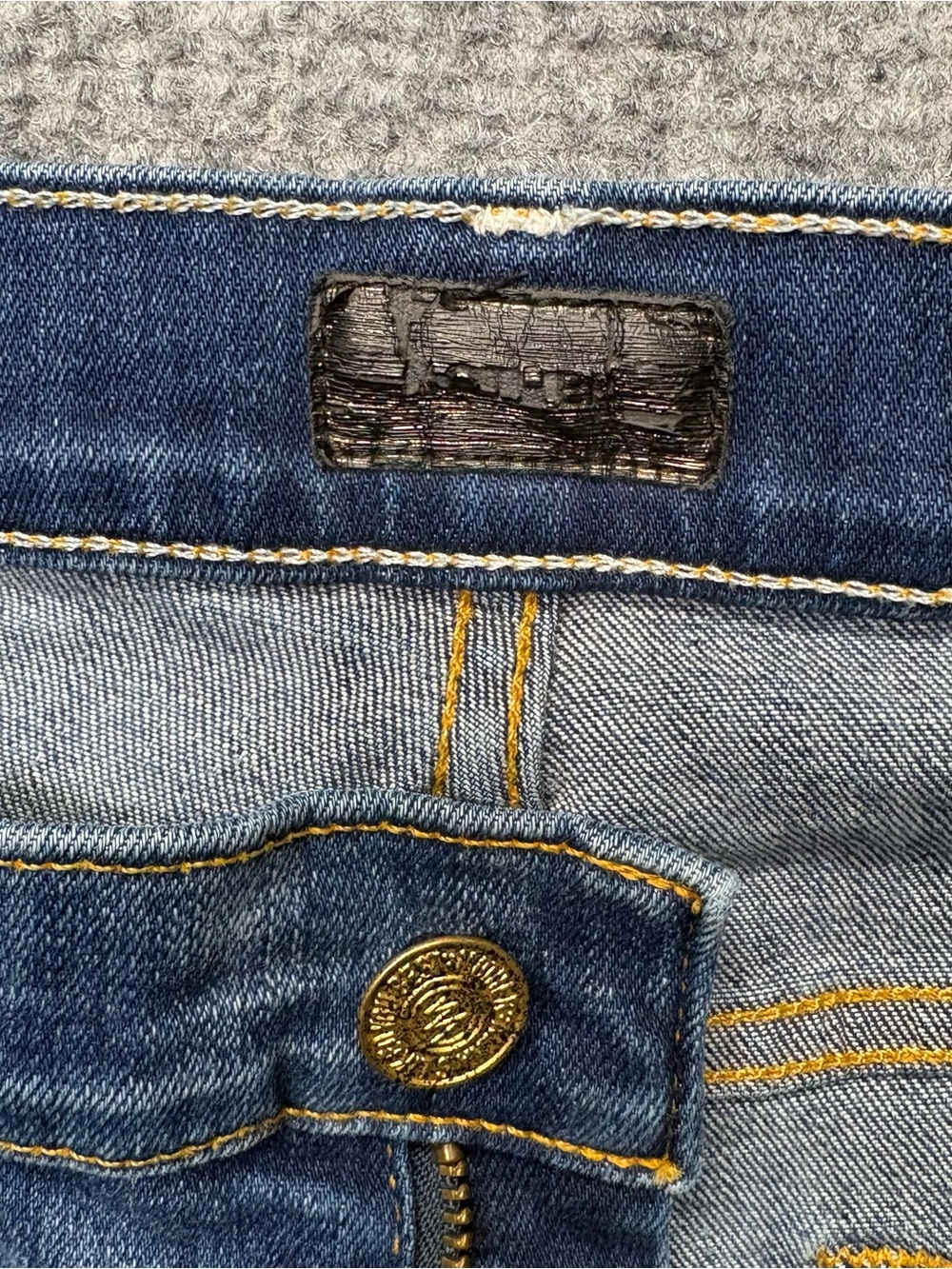 MOTHER Jeans Womens 28 Weekender Fray in Not Rough Enough Flare Raw Hem USA Made - Picture 3 of 14